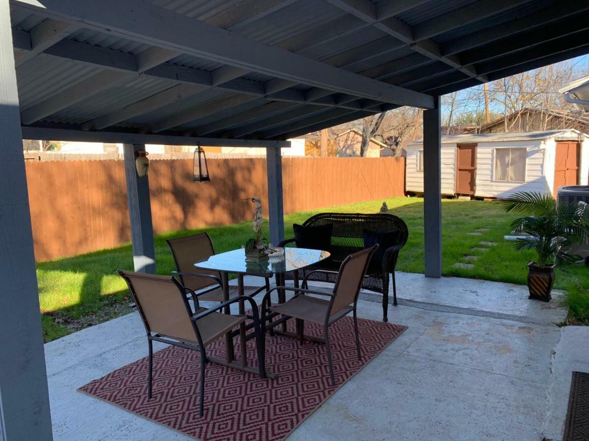 Oasis Near Dfw Airport With Mediterranean Setting Irving Kültér fotó