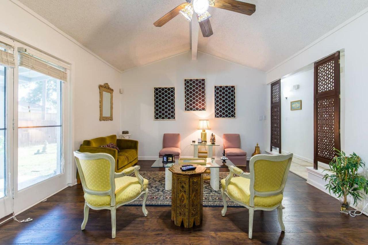 Oasis Near Dfw Airport With Mediterranean Setting Irving Kültér fotó